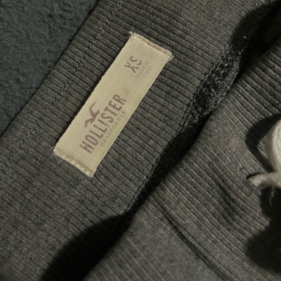 Hollister Gray Shorts Women’s Size XS - Picture 3 of 3